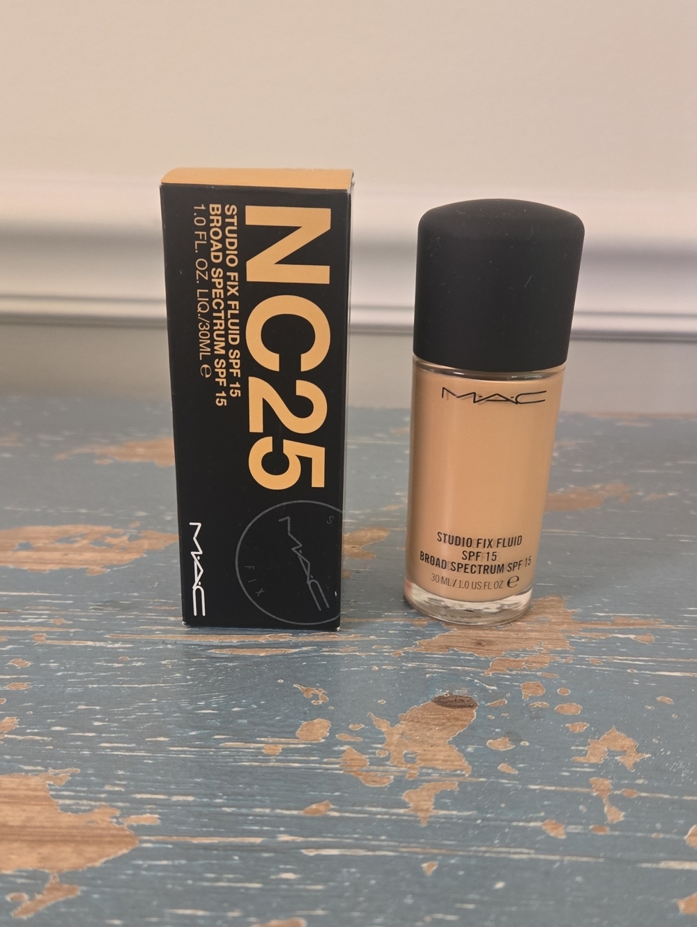 MAC Cosmetics Studio Fix Fluid Foundation - NC25 (New In Box)